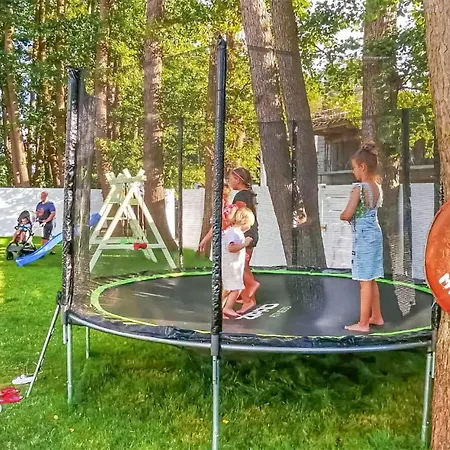 Σπίτι διακοπών 2 Bedroom Amazing In Międzywodzie