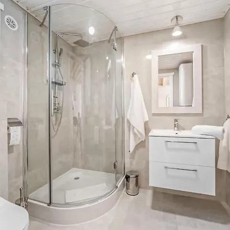 2 Bedroom Amazing In Σπίτι διακοπών Międzywodzie